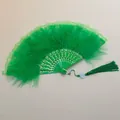 Élégant éventail en plumes vertes avec dentelle et pompon décoratif pour la danse classique - Éventail en Plumes Vertes Exquis et Dentelle