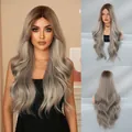 Parrucca lunga mossa lace wig sfumata grigio con radici scure e riga centrale naturale - 72cm / Sfumatura Oro Cenere (SZ5121-1)
