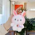 Porte-clés lapin en peluche avec chapeau rose et cuillère à fraise en main - Chaîne Simple / Chapeau Rose