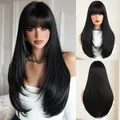 Peluca larga y lisa de pelo sintético negro con flequillo y capas en modelo - Negro Natural