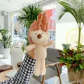 Porte-clés ours en peluche beige clair en tissu bouclé avec fermoir en métal doré - Ours en Peluche (053222) / Crochet Doré Sans Cœur