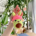 Dettaglio del portachiavi in peluche di avocado carino con cappello rosa e anello - 15cm Avocado Cartoon Rosa Rosso (Catenina a Sfere)
