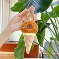 Schattige capybara pluche ijsje sleutelhanger met borduurwerk en metalen sluiting - Capibara Stijl (Gouden Gesp) / Ongeveer 14cm