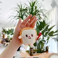 Détail d'un porte-clés en peluche pain mignon avec visage brodé et anneau argenté - Pain Grillé (Chaîne Standard) / 8 cm - 10 cm