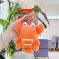 Gros plan du porte-clés peluche crabe orange moelleux avec de grands yeux et chaîne - Homard Orange / Chaîne Suspendue / Environ 10 cm