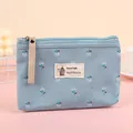 Mini neceser de lona azul claro con estampado floral y etiqueta hecha a mano de viaje - Floral / Floral Azul
