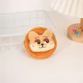Detail van de schattige oranje pluche portemonnee met kattenborduurwerk en een ritssluiting - Vos Stijl (B161)