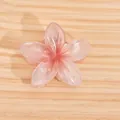 Fliederfarbene Haarklammer in Blumenform mit rosa Farbverlauf und Perlmuttglanz Effekt - Reinheit / Hellrosa