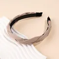 Serre-tête beige torsadé avec chaîne en strass et dents antidérapantes pour coiffure chic - Khaki Strass