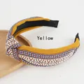 Diadema anudada amarilla con bordado étnico vintage y patrón geométrico azul - Amarillo