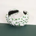 Détail d'un serre-tête noué blanc avec motifs trèfles verts pour la Saint-Patrick - Blanc