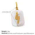 Ciondolo delfino placcato oro 18K con perla d'acqua dolce e strass in acciaio inossidabile - Stile Perla Fulmine (PJ2289WEG)