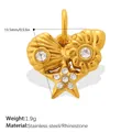 Ciondolo a stella marina e conchiglia in acciaio dorato con strass scintillanti - Cuore Conchiglia Stella Marina Oro (PJ2298WEG)