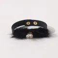 Luxe zwart lederen pluche armband met een grote fonkelende centrale diamant in het midden - Zwart