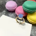 Elegante anillo de oro con piedra preciosa azul claro facetada y cristales pavimentados - Talla 6 / Borde Dorado Jade Azul