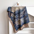Nahaufnahme der Vintage-Gobelin-Textur und gewebten Naturlandschaft mit Fransen - Yh-301 Königsblau / 185x65cm