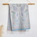 Cashmere-like scarf with paisley jacquard pattern and white fringe in pastel blue and pink - 200x65cm / Light Blue (BXS-332)