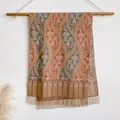 Bohemian-Paisley-Kaschmirschal in Erdbraun mit Blattmustern und Quastenverzierung - 200x65cm / Erdgelb