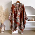 Vintage gebreide omslagdoek voor dames, rode bloemenprint, warme winterponcho in boho - 130x152cm / Roodbruin