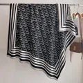 Eleganter schwarz-weißer Monogramm-Schal aus Kaschmirimitat mit Fransen und Muster - Fj-045 - Schwarz / 130x130cm