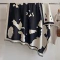 Gestrickter Schal mit schwarz-weißem Kuhmuster und Fransen aus weichem Kaschmir-Imitat - Fj049 - Schwarz / 130x130cm