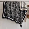 Châle vintage classique en cachemire noir et blanc avec motif H élégant et franges - Fj013-noir / 130x130cm