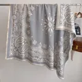 Wende-Kaschmirschal mit Paisley-Muster und Fransen in Grau und Beige für Damen - Fj058-grau / 130x130cm