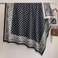 Luxuriöser schwarz-weißer Paisley-Schal mit Kaschmir-Gefühl und eleganten Fransen - Fj065 - Schwarz / 130x130cm