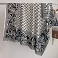 Eleganter schwarz-weißer Jacquard-Schal in Kaschmir-Optik mit Paisleymuster - Fj071 - Schwarz / 130x130cm