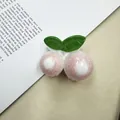 Haarklammer mit Kirsch-Design in Rosa-Weiß-Verlauf und grünen Blättern aus Harz - Hellrot