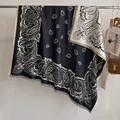 Écharpe classique noir et blanc à motif paisley, toucher cachemire avec franges - Fj038 - Noir / 130x130cm