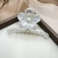 Pinza per capelli a fiore di plumeria bianco perlato con elegante finitura lucida - Pearlescent Creamy White (Five Petal)