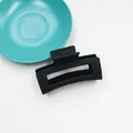 Pinza de pelo rectangular hueca en negro mate para peinados con estilo - Negro