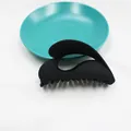 Elegante pinza per capelli nero opaco con design aerodinamico traforato per donna - Nero