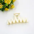 Grande molletta per capelli bianco crema con design geometrico a onde per acconciature - Bianco latte
