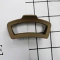 Grande molletta per capelli rettangolare cava marrone caffè opaco per acconciature - Caffè Chiaro
