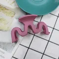 Pince à cheveux élégante violet mat en forme de vague avec finition dépolie minimaliste - Rose
