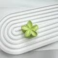 Pinza per capelli a fiore verde chiaro in resina per acconciature da vacanza - 4cm / Verde Erba