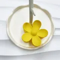 Molla per capelli a fiore giallo opaco con design floreale minimalista a 5 petali - Giallo