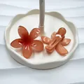 Dettagli di fermagli per capelli a fiore con trama in resina e clip sul retro - 6.5cm / Fermagli laterali / Rosso