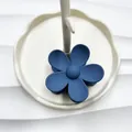 Pinza per capelli a fiore blu scuro opaco Morandi con finitura retrò in resina colorata - Blu grigio