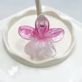 Pinza per capelli a forma di fiore in resina sfumata rosa con finitura lucida - 8cm / Rosa Ciliegio Sfumato