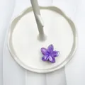Mini molletta per capelli a forma di fiore da 4cm con effetto marmo viola lucido - Viola Marmorizzato