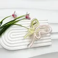 Schmetterling Haarklammer mit gelben und rosa Dopamin-Farben für sommerliche Frisuren - Hellrosa und Gelb