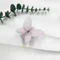 Pince à cheveux papillon violet clair givré élégante avec une finition mate - Rose Transparent Givré