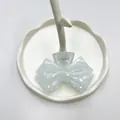 Pince à cheveux noeud bleu clair avec texture marbrée et style griffe large élégante - Blanc Transparent Nœud Papillon