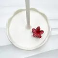Elegante pinza per capelli a fiore rosso da 4 cm in resina con finitura sfumata lucida - Rosso corbezzolo
