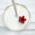 Elegante pinza per capelli a fiore di frangipane rosso scuro in resina per mare - Cuore Nero Rosso