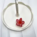 Mini molletta per capelli a forma di fiore rosa sfumato per acconciature da mare - Rosso ciliegia