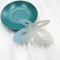 Pinza per capelli a farfalla sfumata blu e crema con finitura opaca e design traforato chic - 11cm / Blu e Arancione Chiaro